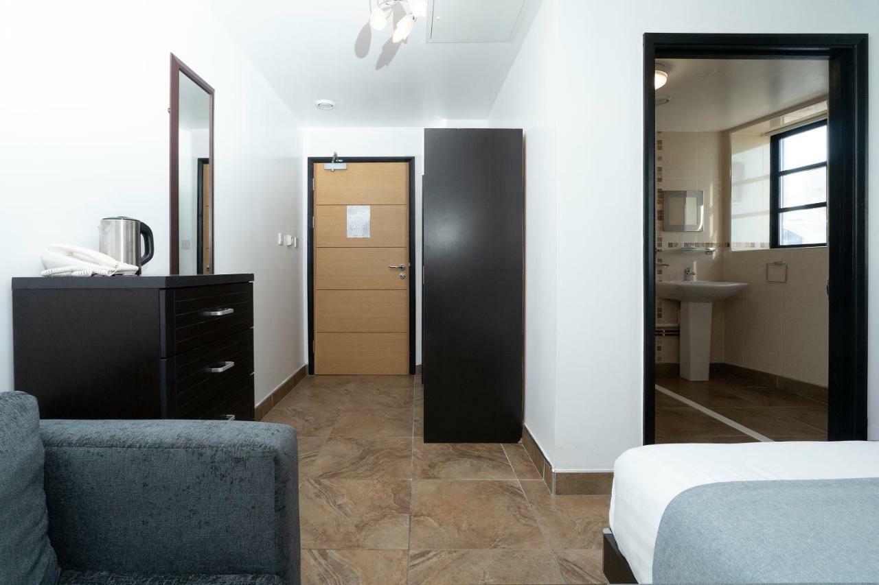 Atz&H Inn Билстон Экстерьер фото